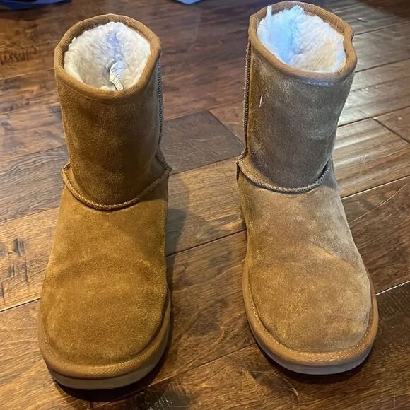 Koolaburra by UGG Classic Short Women's Winter Boots, 5! - Picture 2 of 10